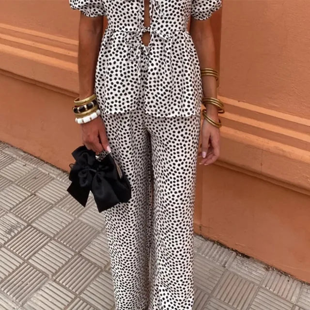 Lisa | Casual and Elegant Outfit