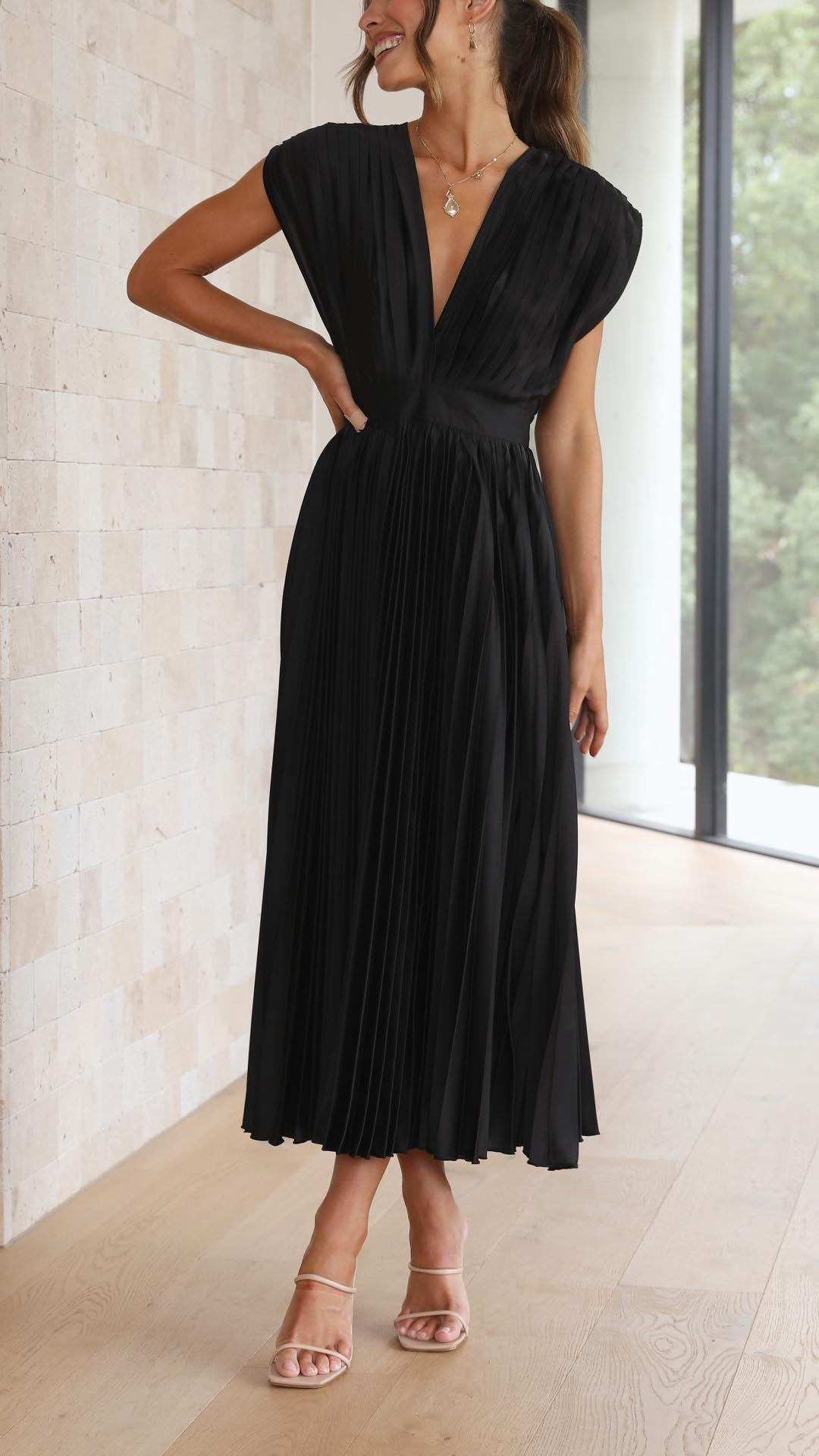 Alexis | Elegant Pleated Dress