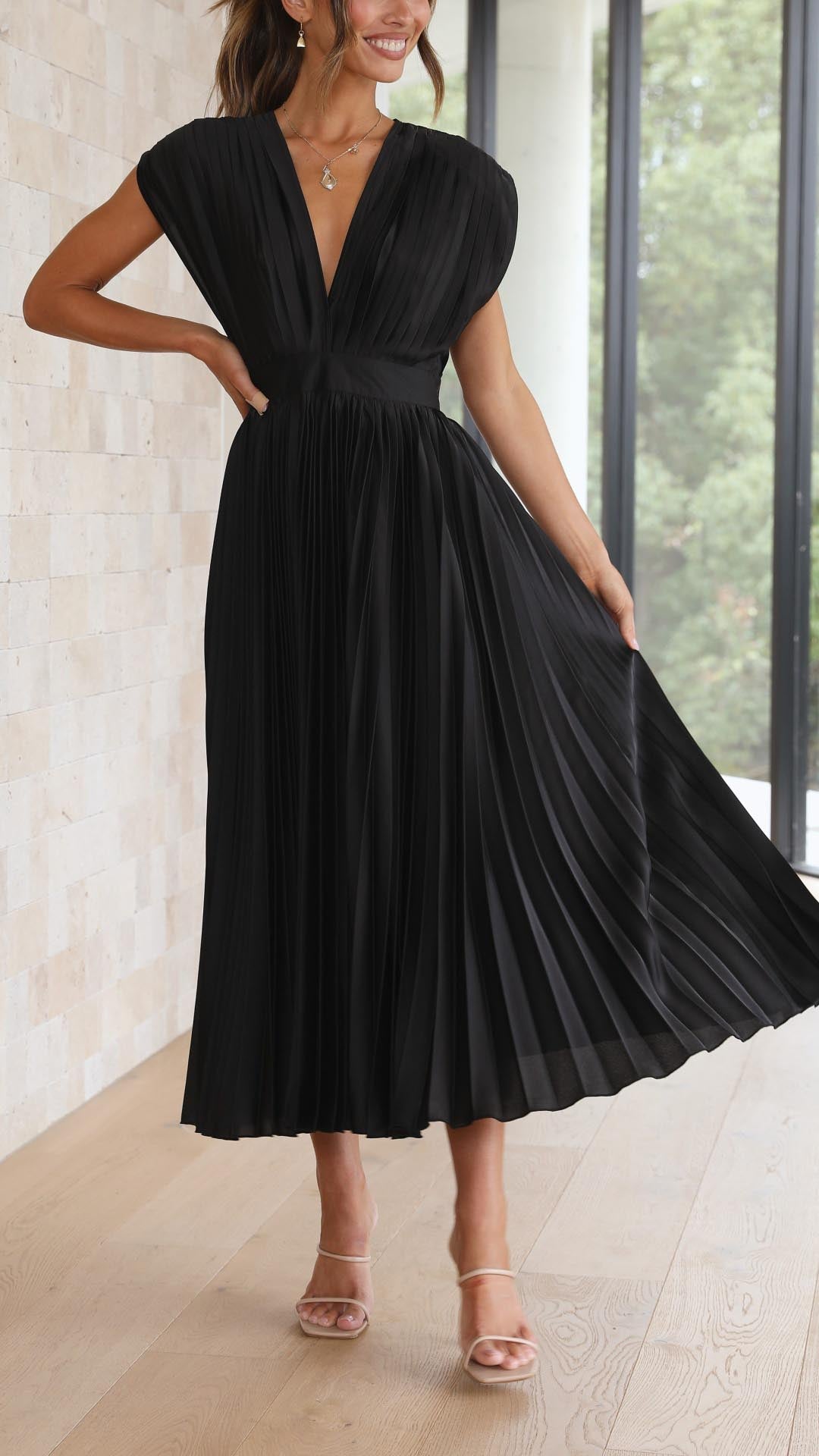 Alexis | Elegant Pleated Dress