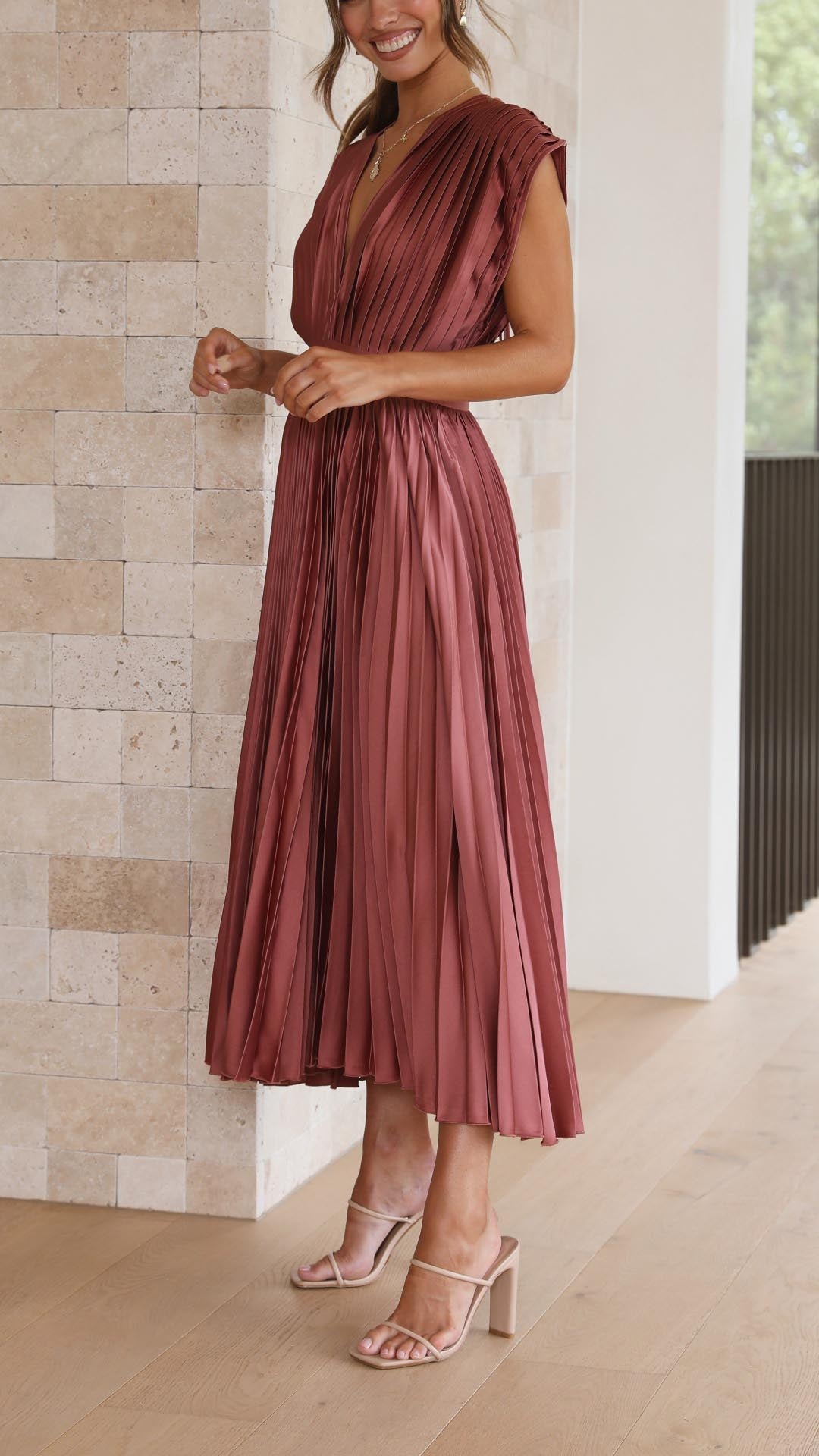 Alexis | Elegant Pleated Dress